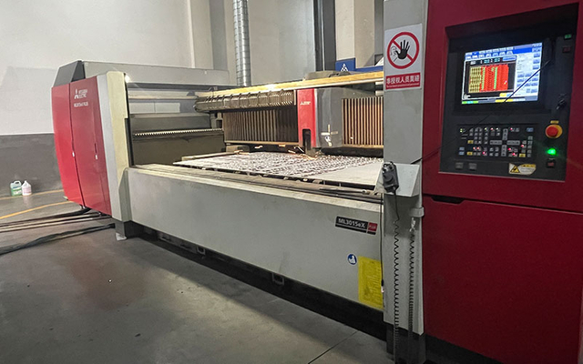 LASER-CUTTING-MACHINE